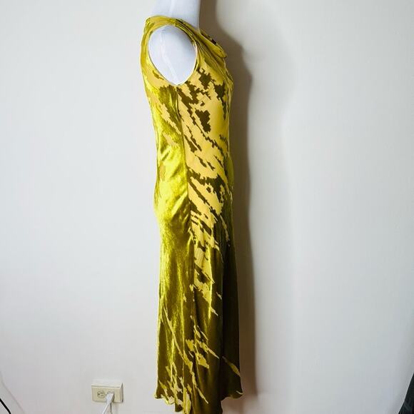 Zara Yellow Velvet Embroidered Midi Dress - Picture 6 of 10
